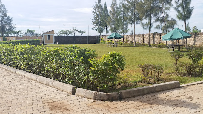 Theshaplace Hotel and Apartments