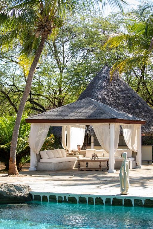 Lion In The Sun Retreat