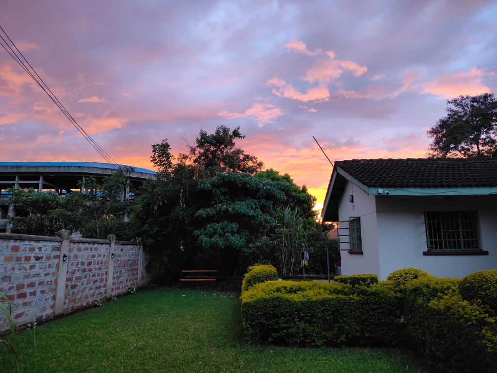 MILIMANI DRIVE LIVINGs