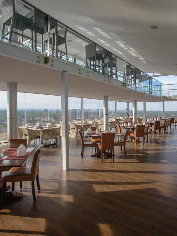 Cloud Hotel & Suites