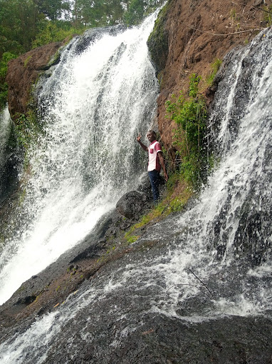 Kahuru waterfalls