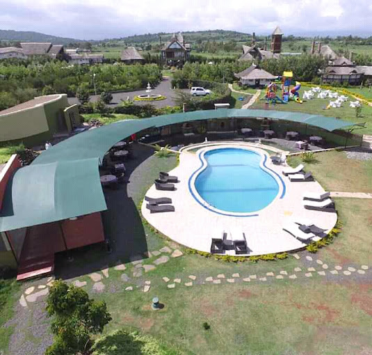 Giraffe Ark Game Lodge