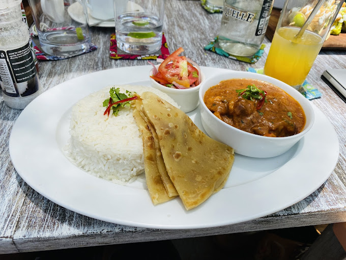 The salty squid beach bar & restaurant