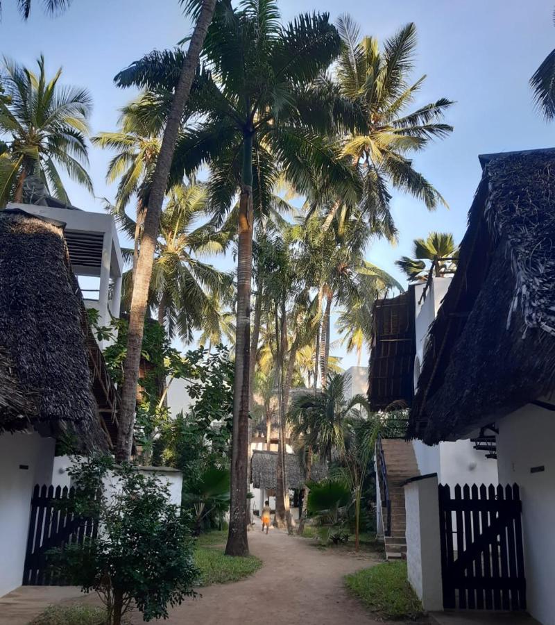 Kusini Beach Cottages