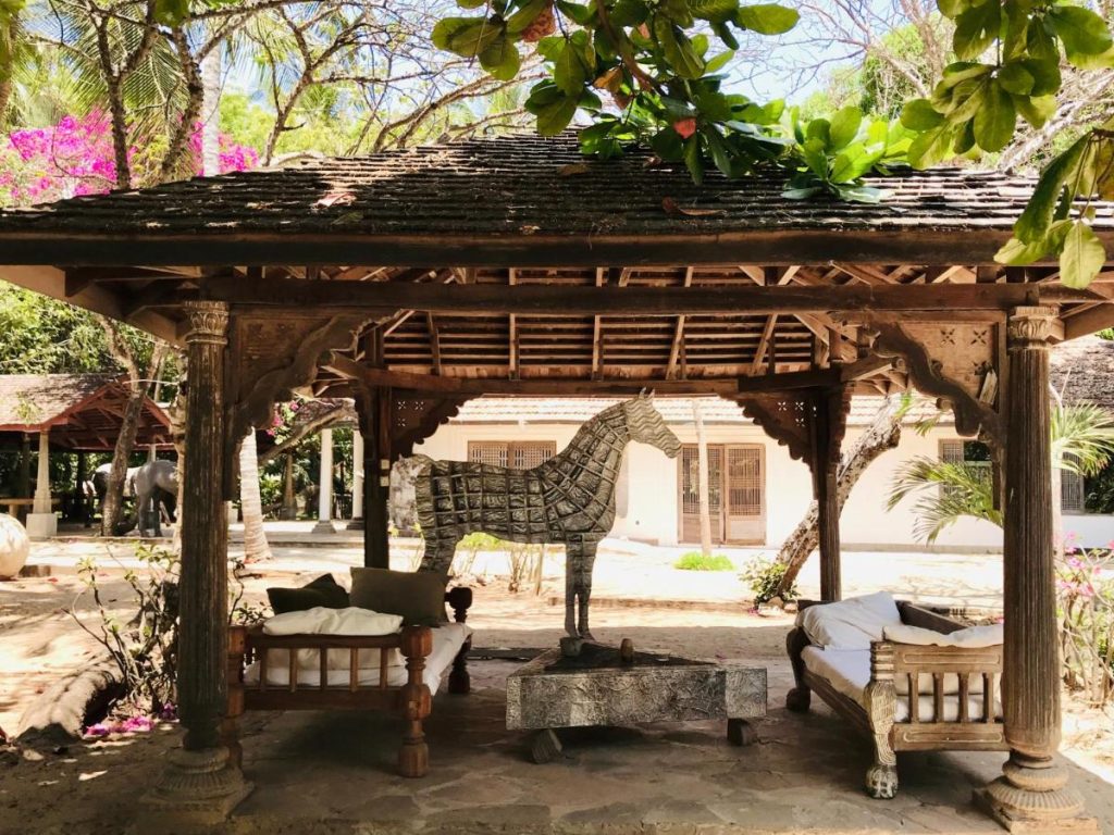 White Elephant Sea & Art Lodge