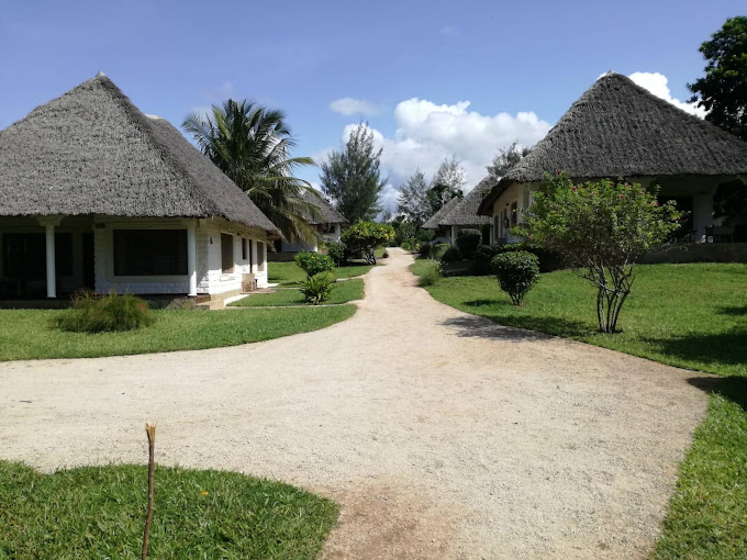 Simba Oryx Beach Cottages