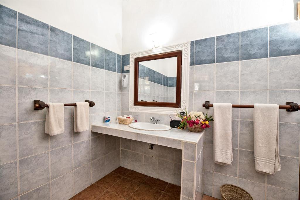 Jacaranda Beach Resort, Watamu