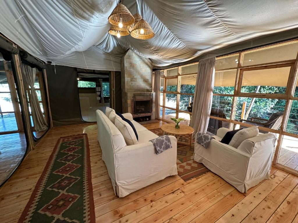 Olesamara Collection