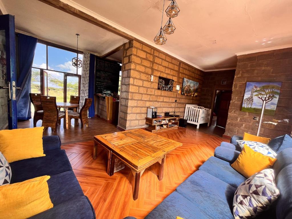 Amboseli Glass House