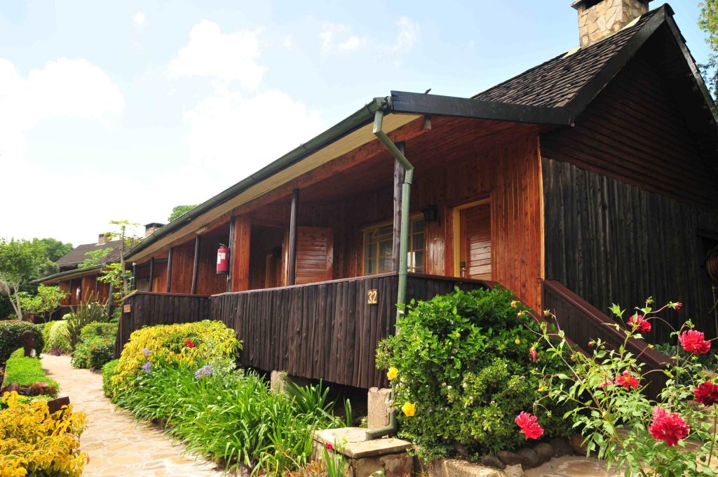 Naro Moru River Lodge Met Station Bandas