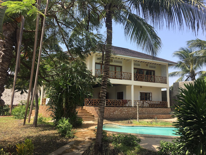 Coconut Grove – Diani Beach Villas