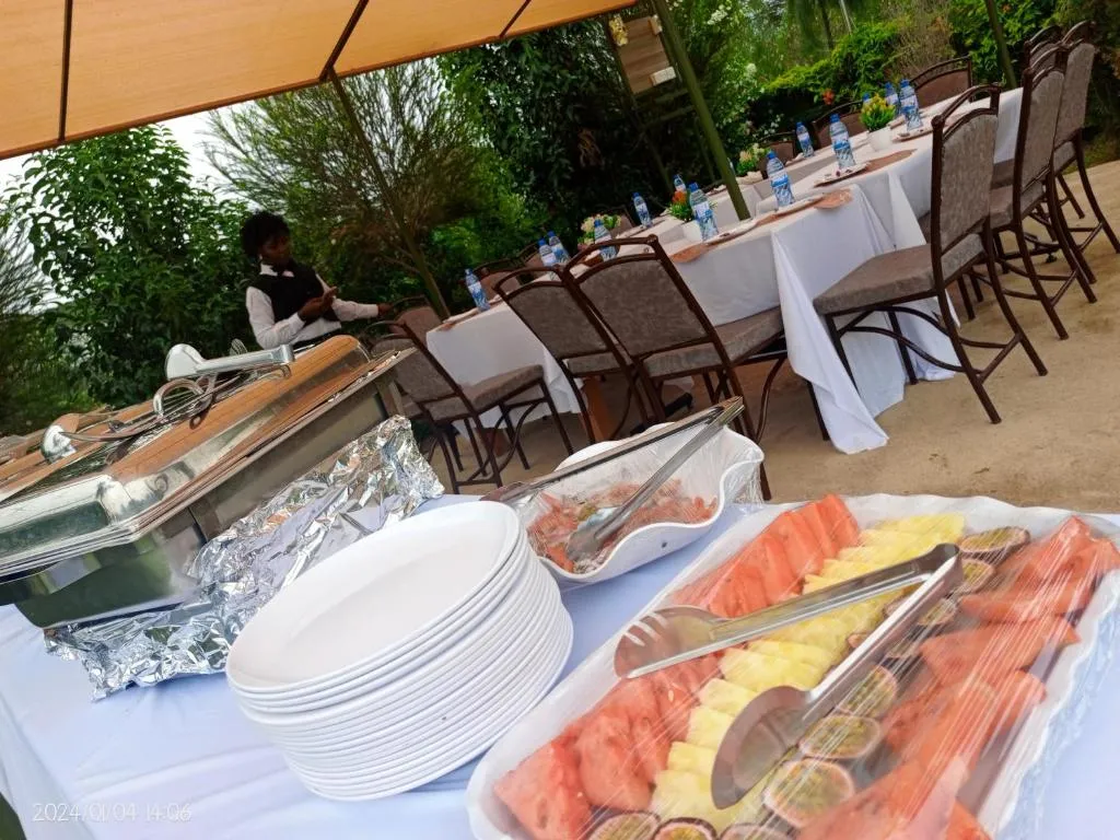 Hippo Watch Glass Cabins