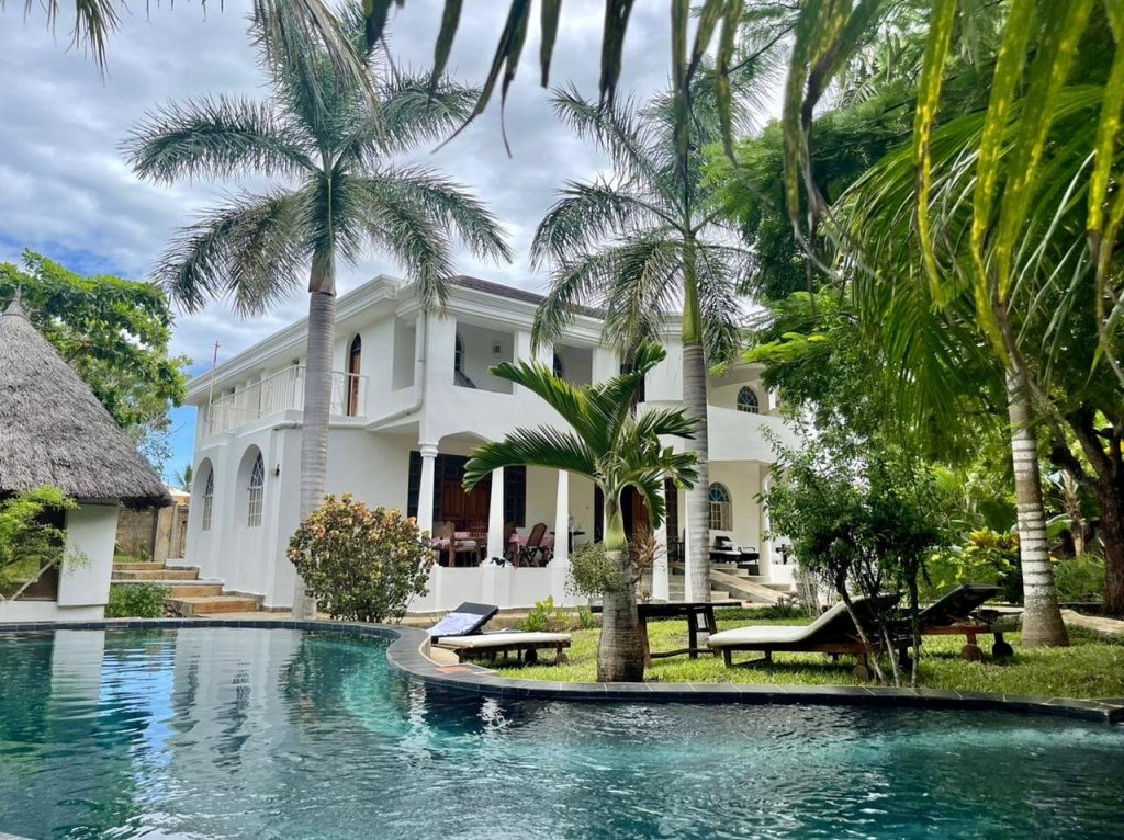 Coco-De-Ville Beach Holiday Home