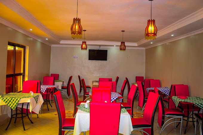 Holiday Premier Hotel