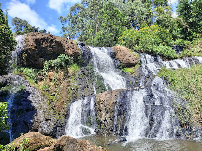 Kahuru waterfalls