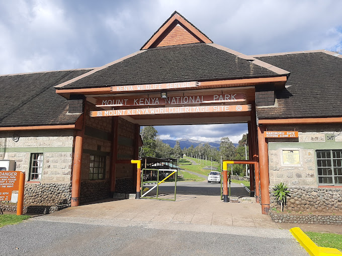 Naro Moru River Lodge Met Station Bandas