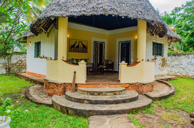 Coco’s Paradise Cottages & Apartments