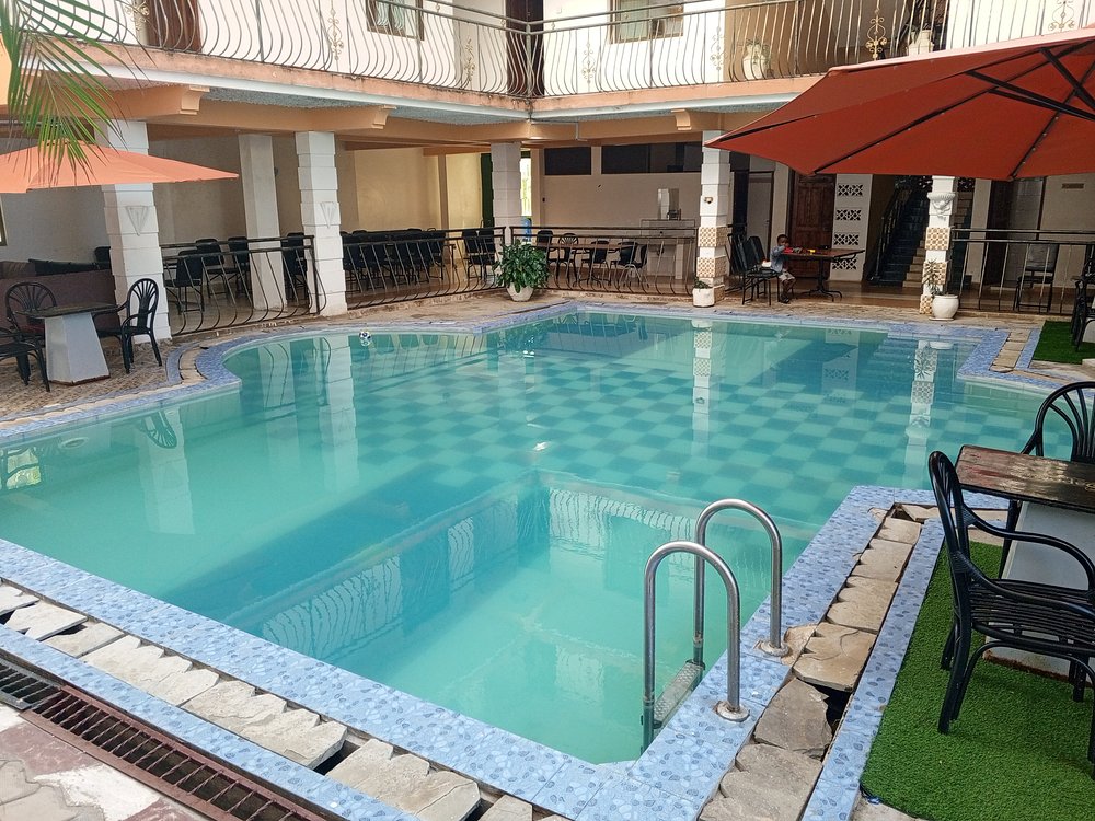 Coconut Breeze Hotel & Apartments