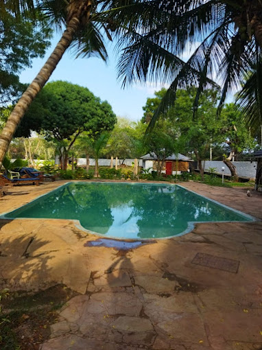 Comba Bush Beach Hotel