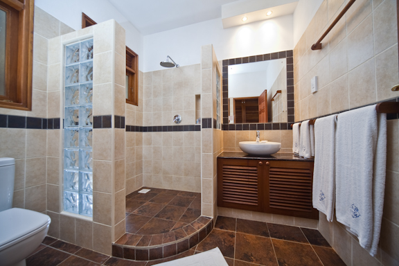 Lantana Galu Beach – Hotel in Diani