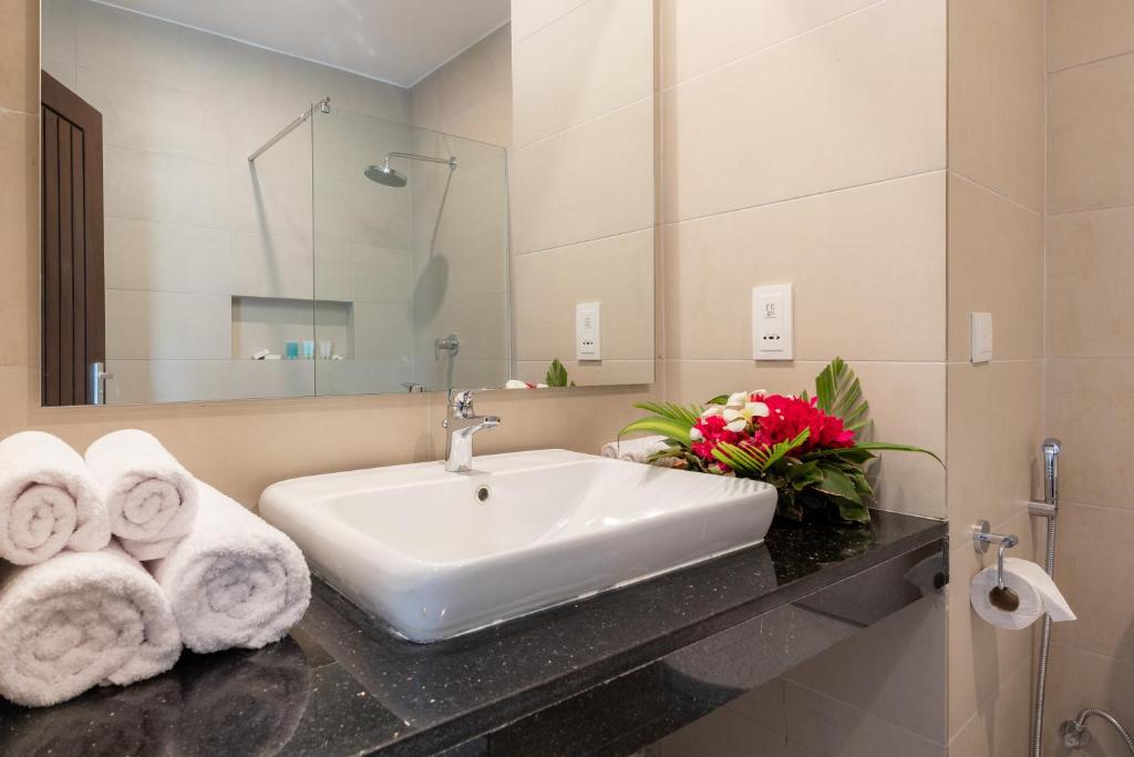 Southern Palms Beach Resort