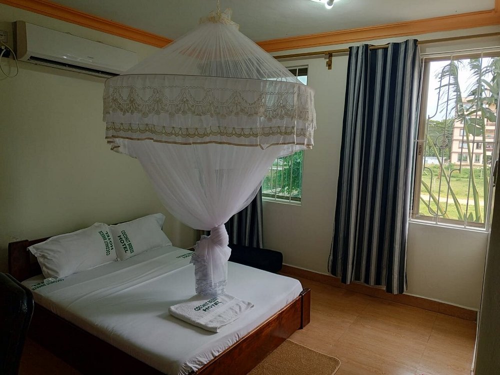 Coconut Breeze Hotel & Apartments