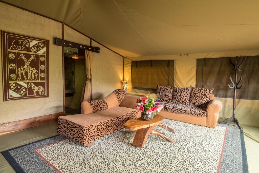 Rhino Watch Safari Lodge