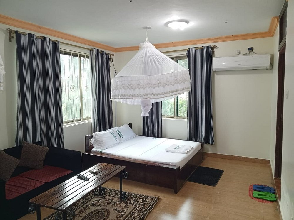 Coconut Breeze Hotel & Apartments