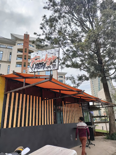 Franky’s Cocktail Spot – Upperhill