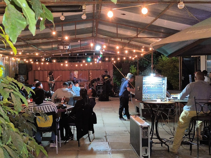 7 Degrees Bar Restaurant and Lounge