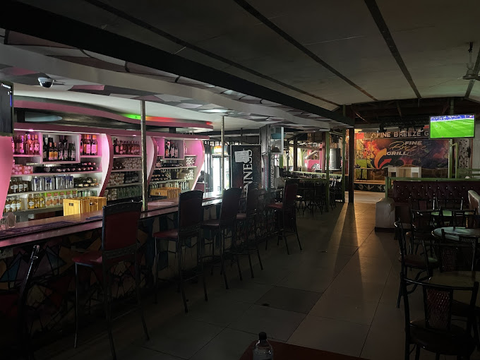 Fine Breeze Bar And Grill