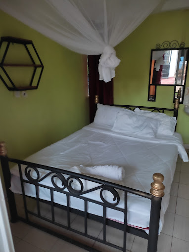 G8 YATCH VILLA HOTEL