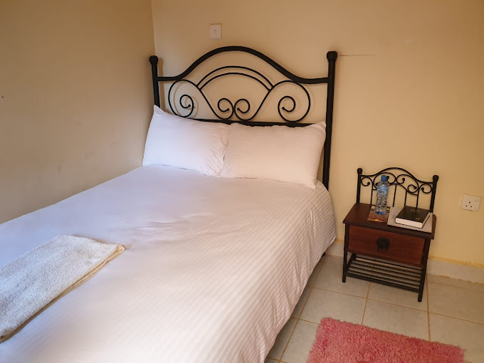 Catch 22 Lounge & Lodge