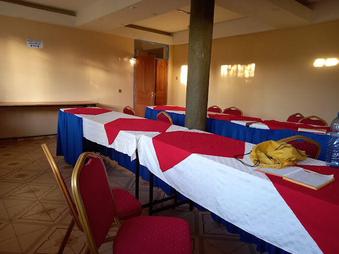 Peak Leaders Hotel, Mweiga