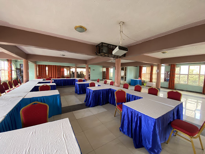 Kaputiei Safariland Hotel