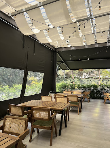 Bush Cayenne Restaurant