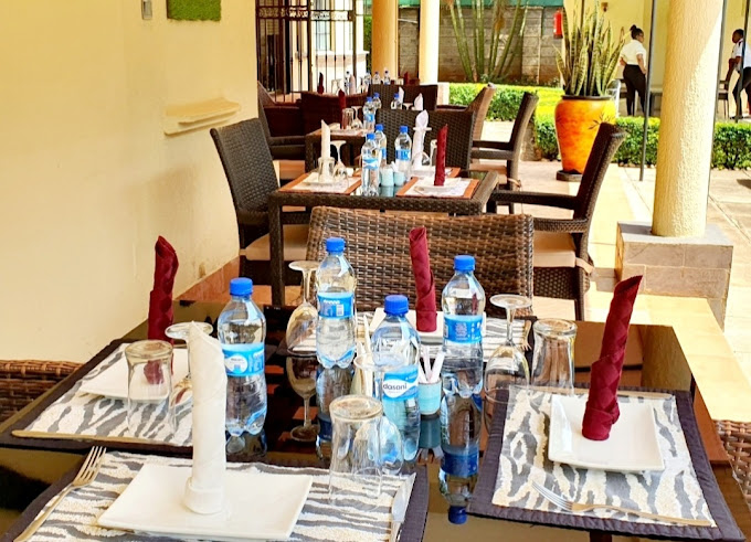 Smothers Suites & Restaurant