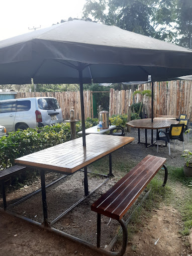 Merryland Lounge, Kiserian