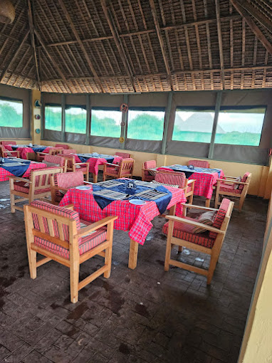 SUNGURA SAFARI CAMP