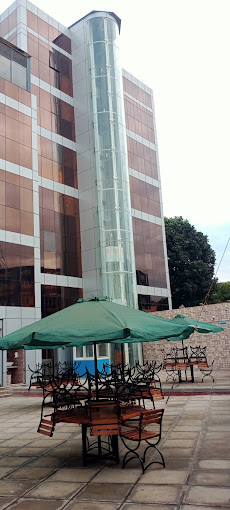 Nokras SilverOak, Embu