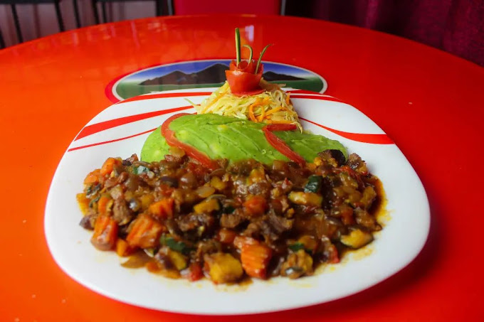 Peak Leaders Hotel, Mweiga