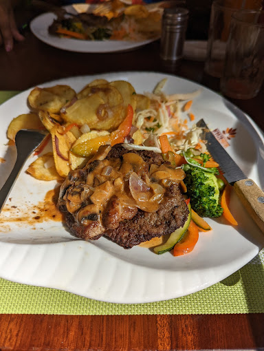 BREEZE HOTEL NYAHURURU