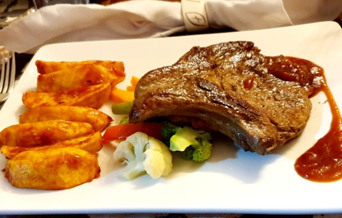 Smothers Suites & Restaurant