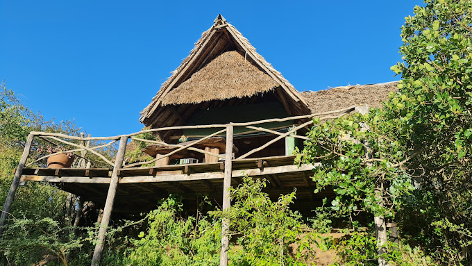 Oloosikitok Hill View Lodge, Samuli