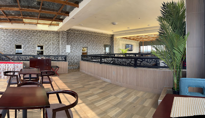 Nokras SilverOak, Embu