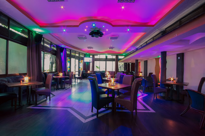 Bonds Garden Restaurant