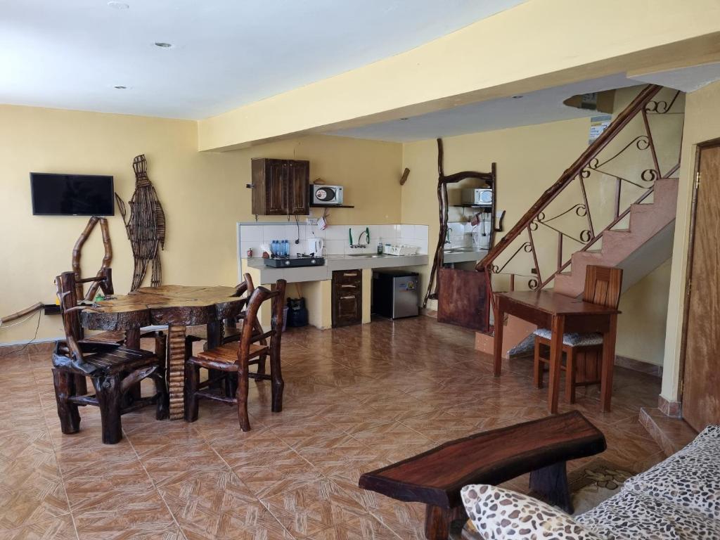 Karen little paradise