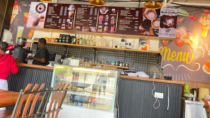 Solana Junction Lounge