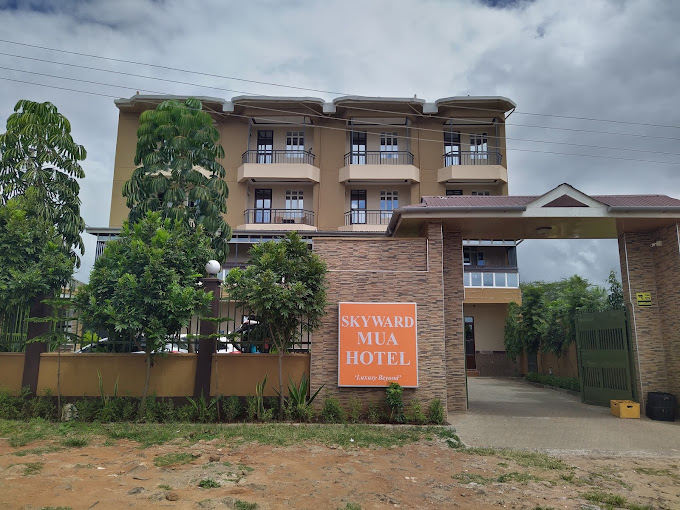 Skyward Mua Hotel