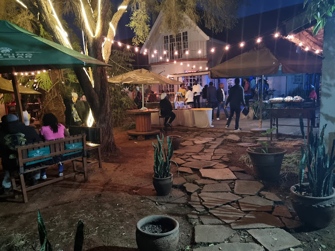 7 Degrees Bar Restaurant and Lounge